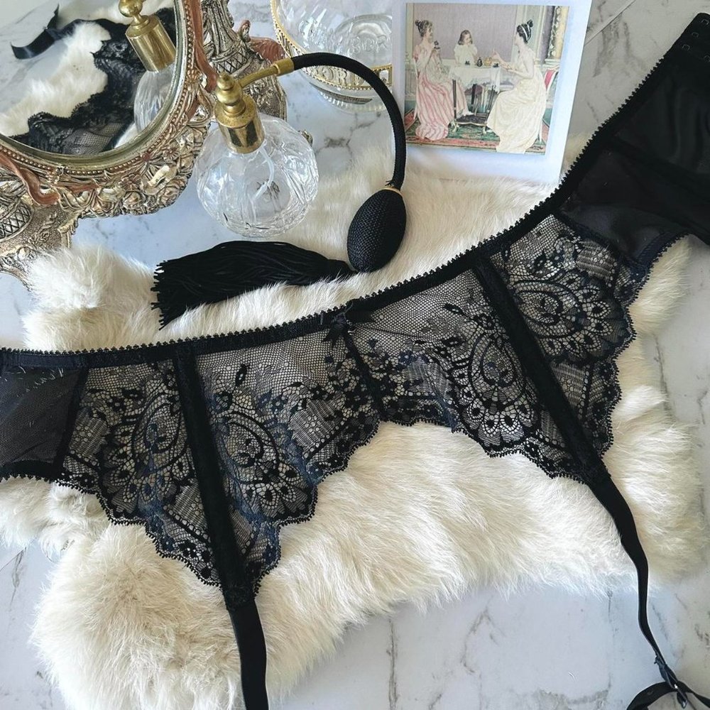 Black lace sexy suspender / garter belt - XS-S - Picture 4 of 4